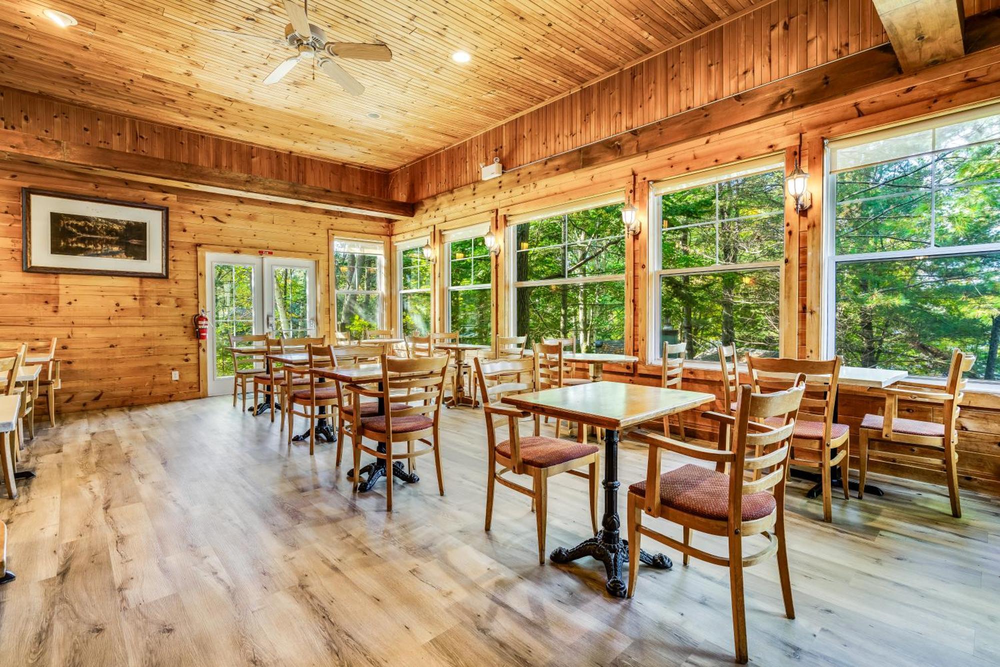 Muskoka Waterfront Retreat Villa Dwight Екстериор снимка