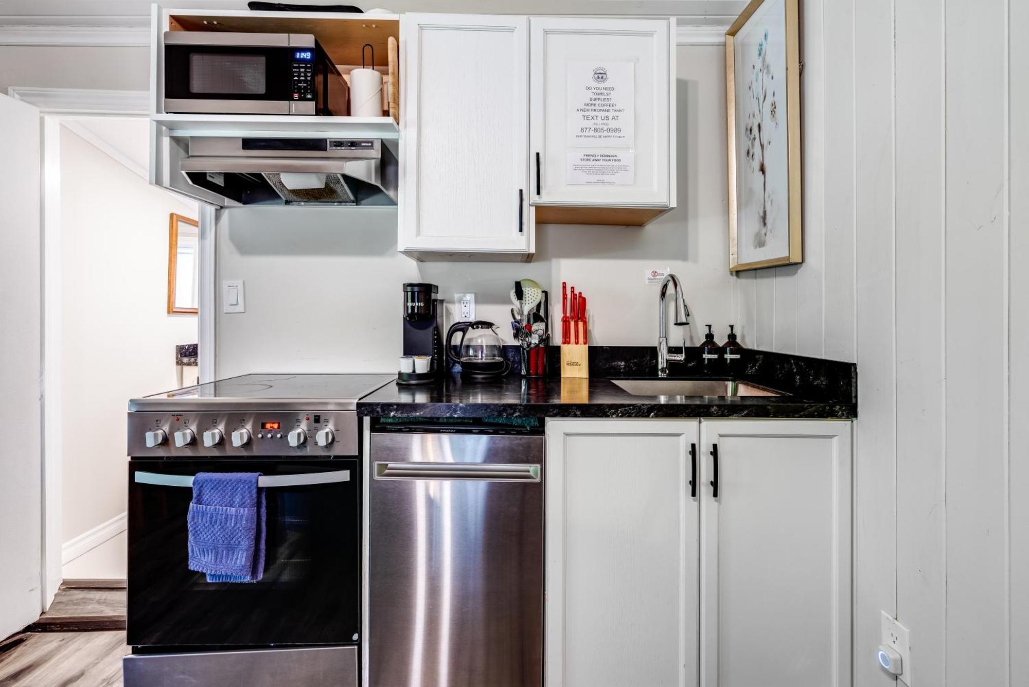 Muskoka Waterfront Retreat Villa Dwight Екстериор снимка