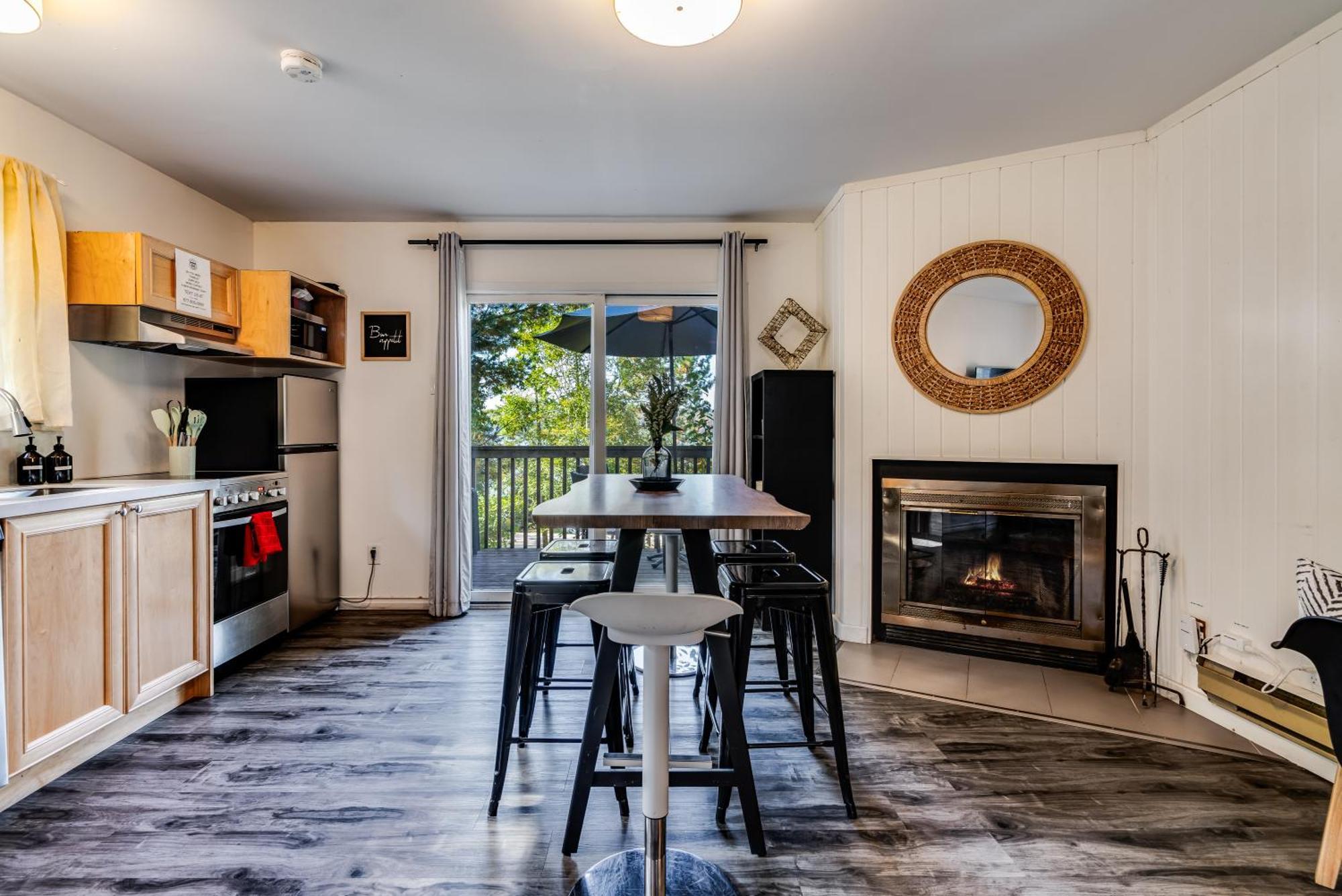 Muskoka Waterfront Retreat Villa Dwight Екстериор снимка