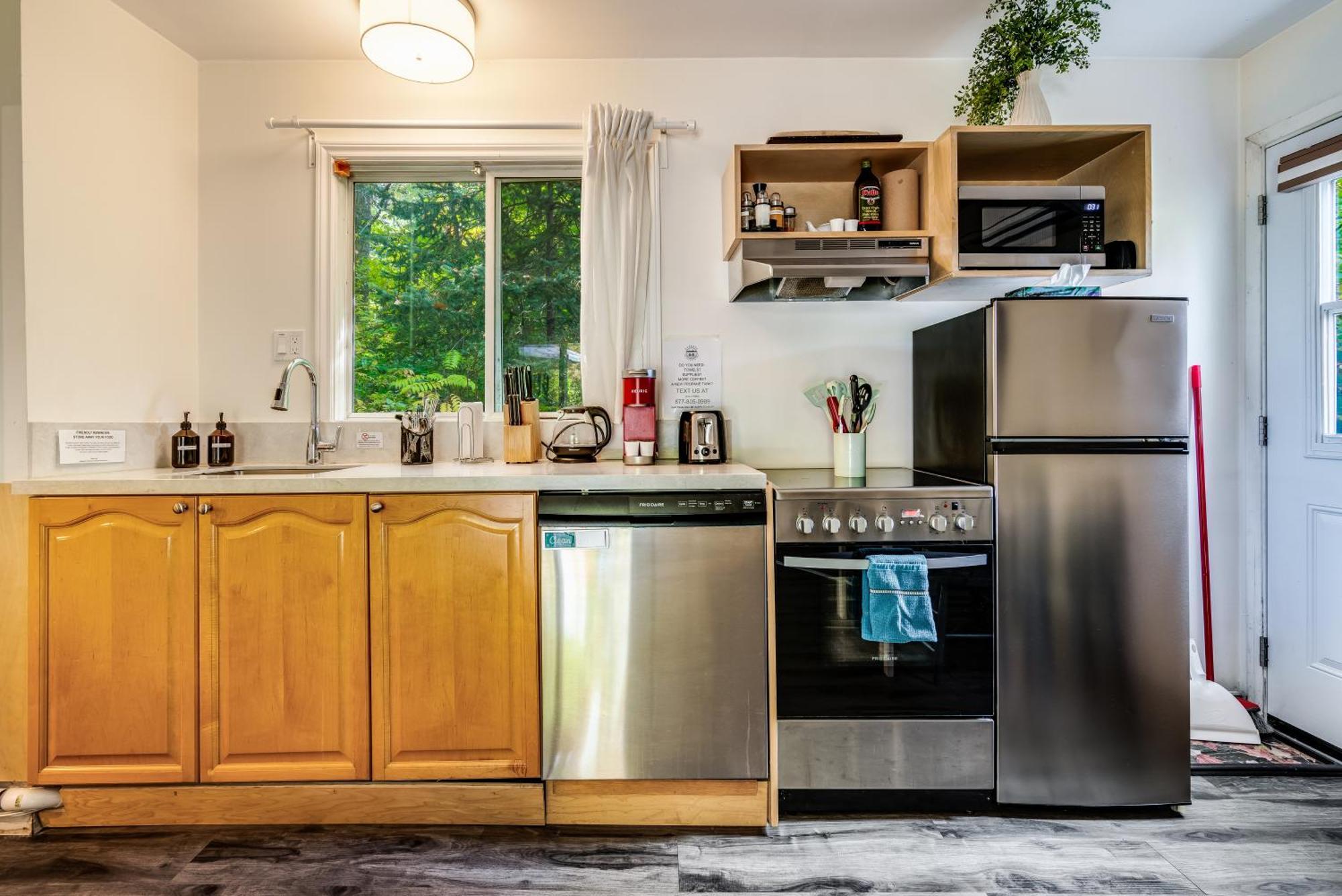 Muskoka Waterfront Retreat Villa Dwight Екстериор снимка