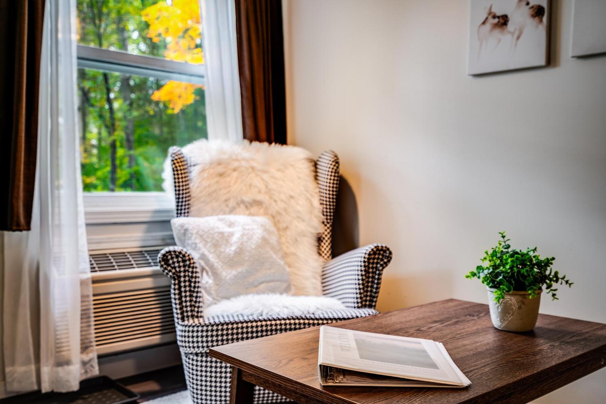 Muskoka Waterfront Retreat Villa Dwight Екстериор снимка