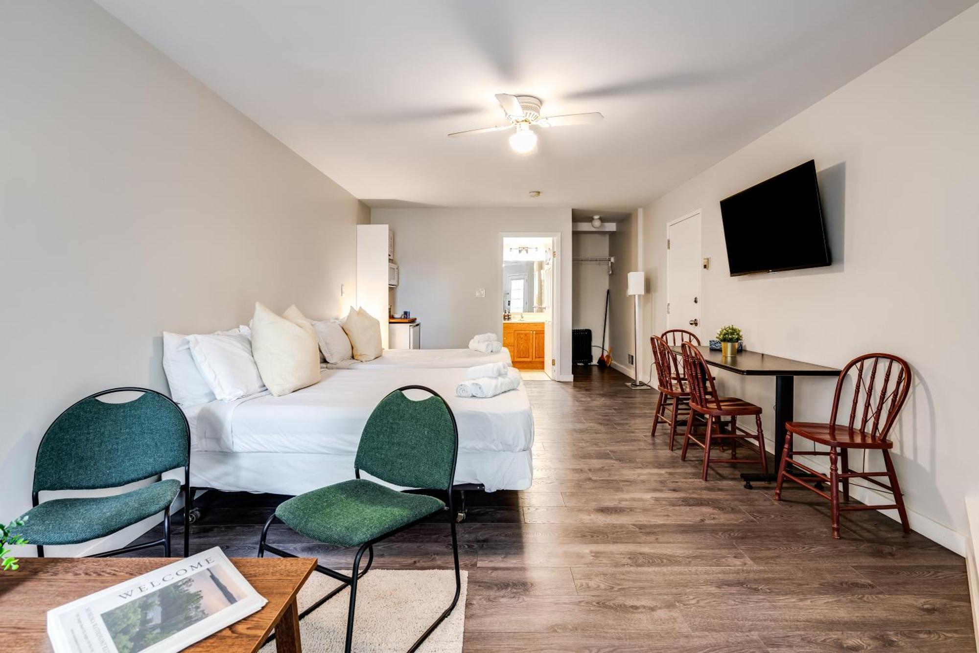 Muskoka Waterfront Retreat Villa Dwight Екстериор снимка
