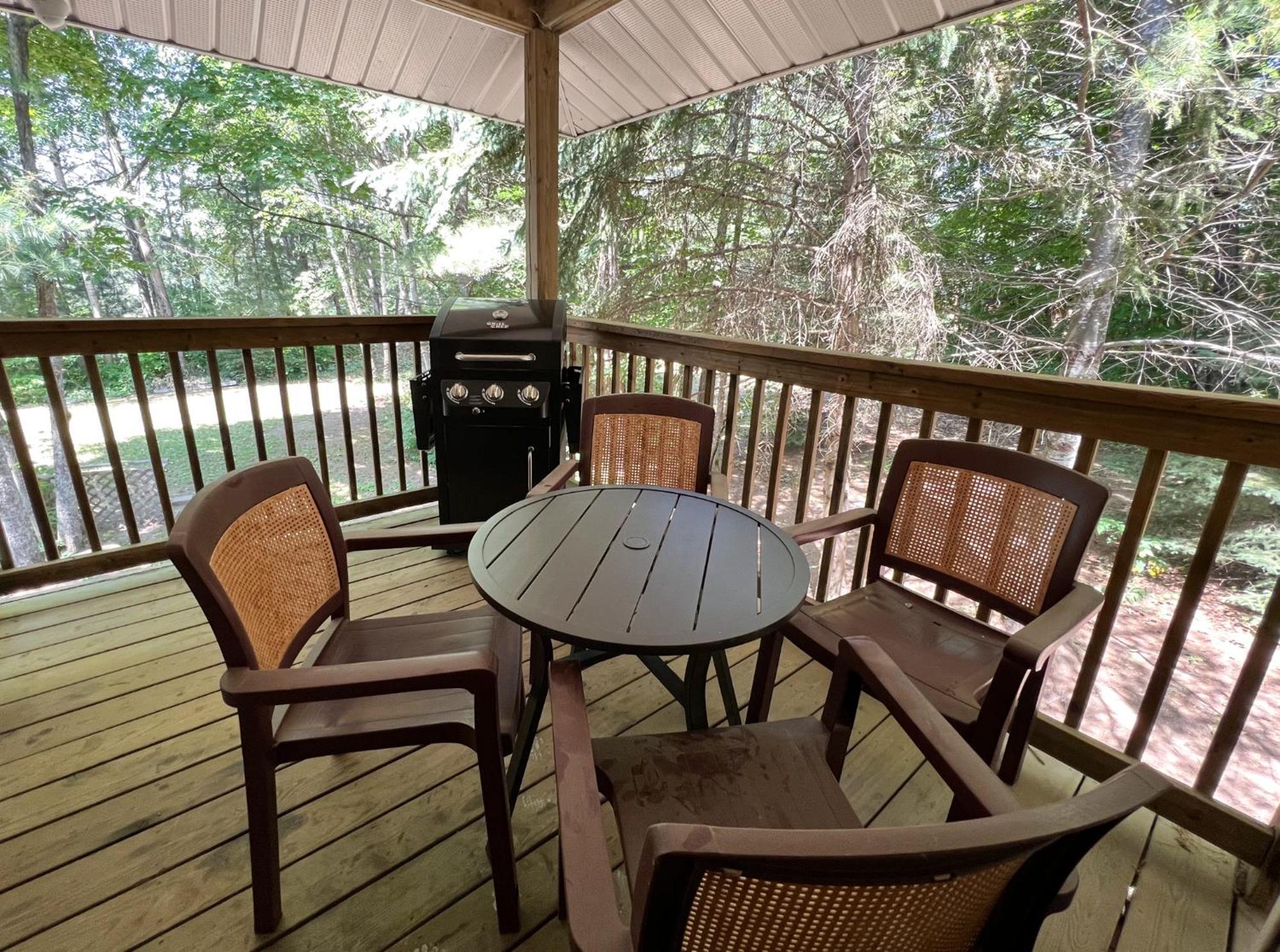 Muskoka Waterfront Retreat Villa Dwight Екстериор снимка